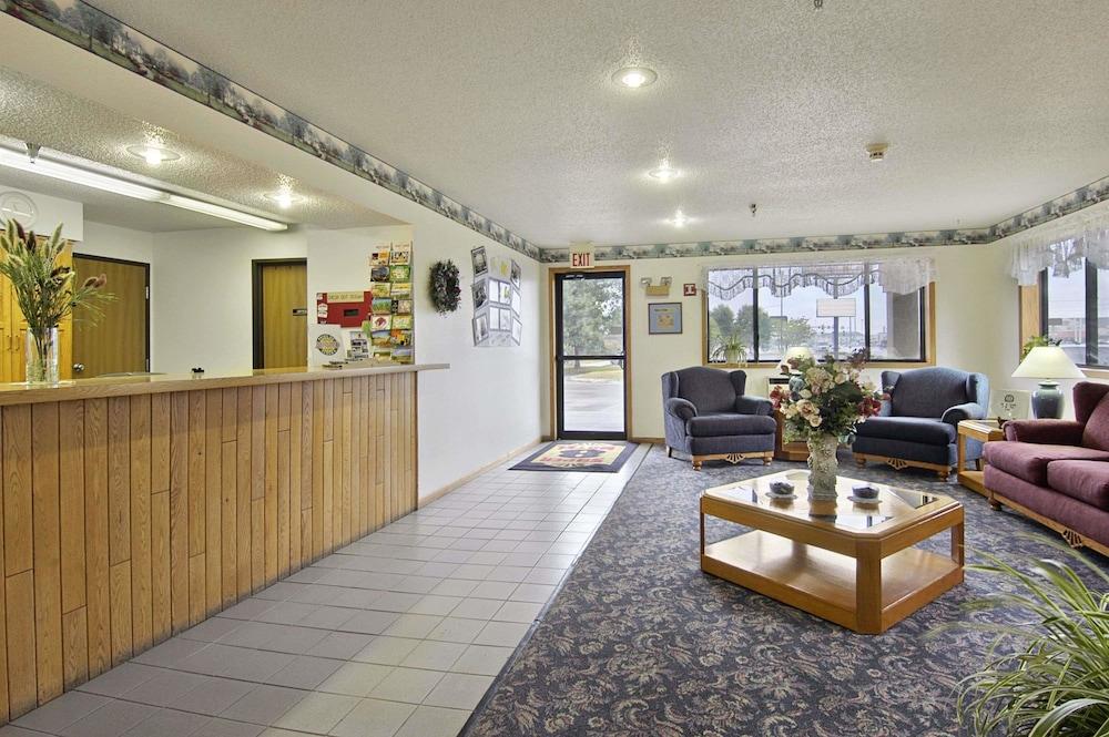 Super 8 By Wyndham Ankeny/Des Moines Area Hotel Exterior photo