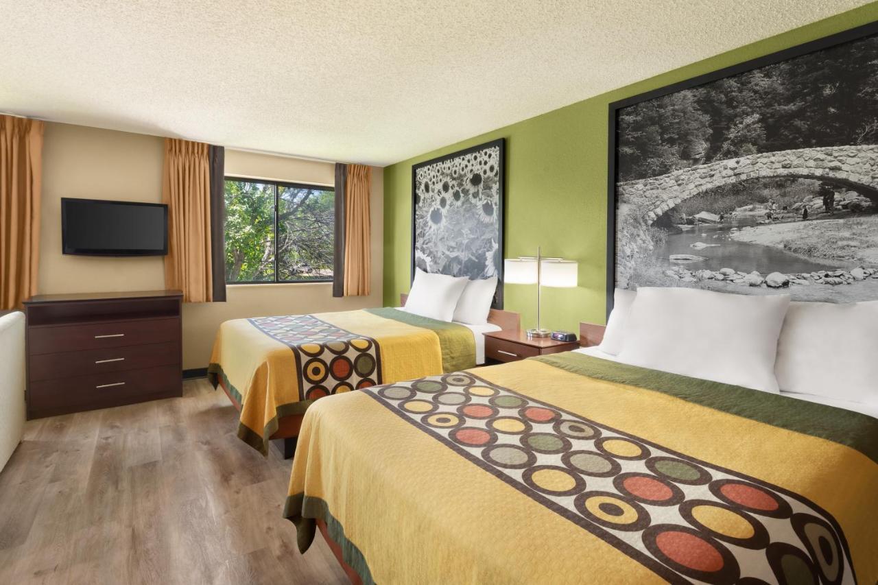 Super 8 By Wyndham Ankeny/Des Moines Area Hotel Exterior photo