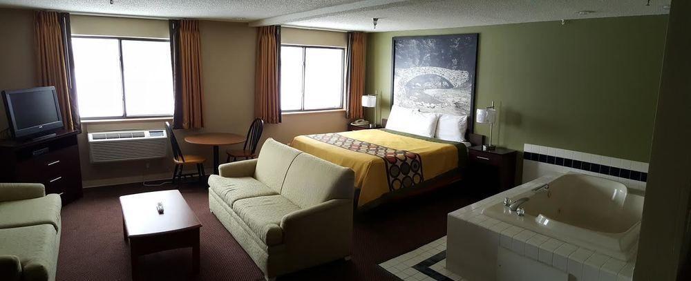 Super 8 By Wyndham Ankeny/Des Moines Area Hotel Exterior photo